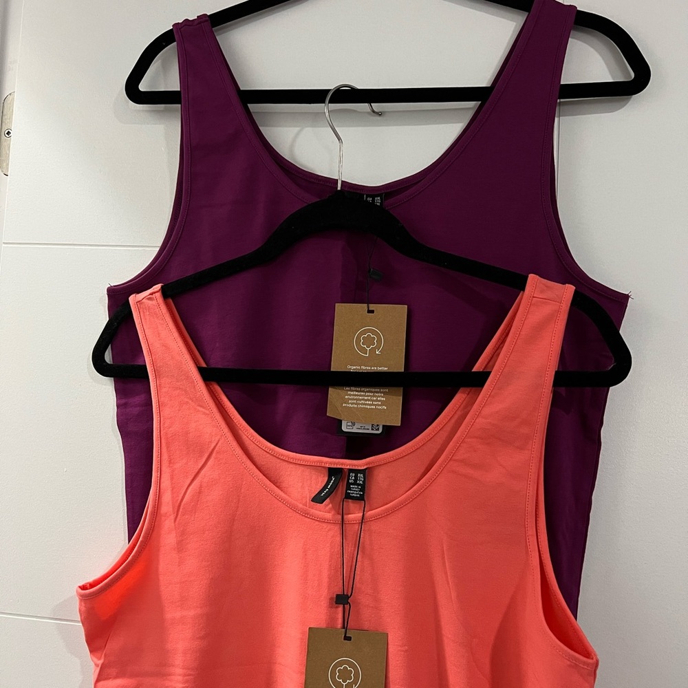 🔸NWT - 2 organic cotton tees - XXL🔸